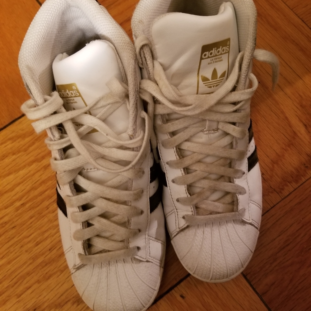 Adidas Sneakers white with black stripes size 5.5